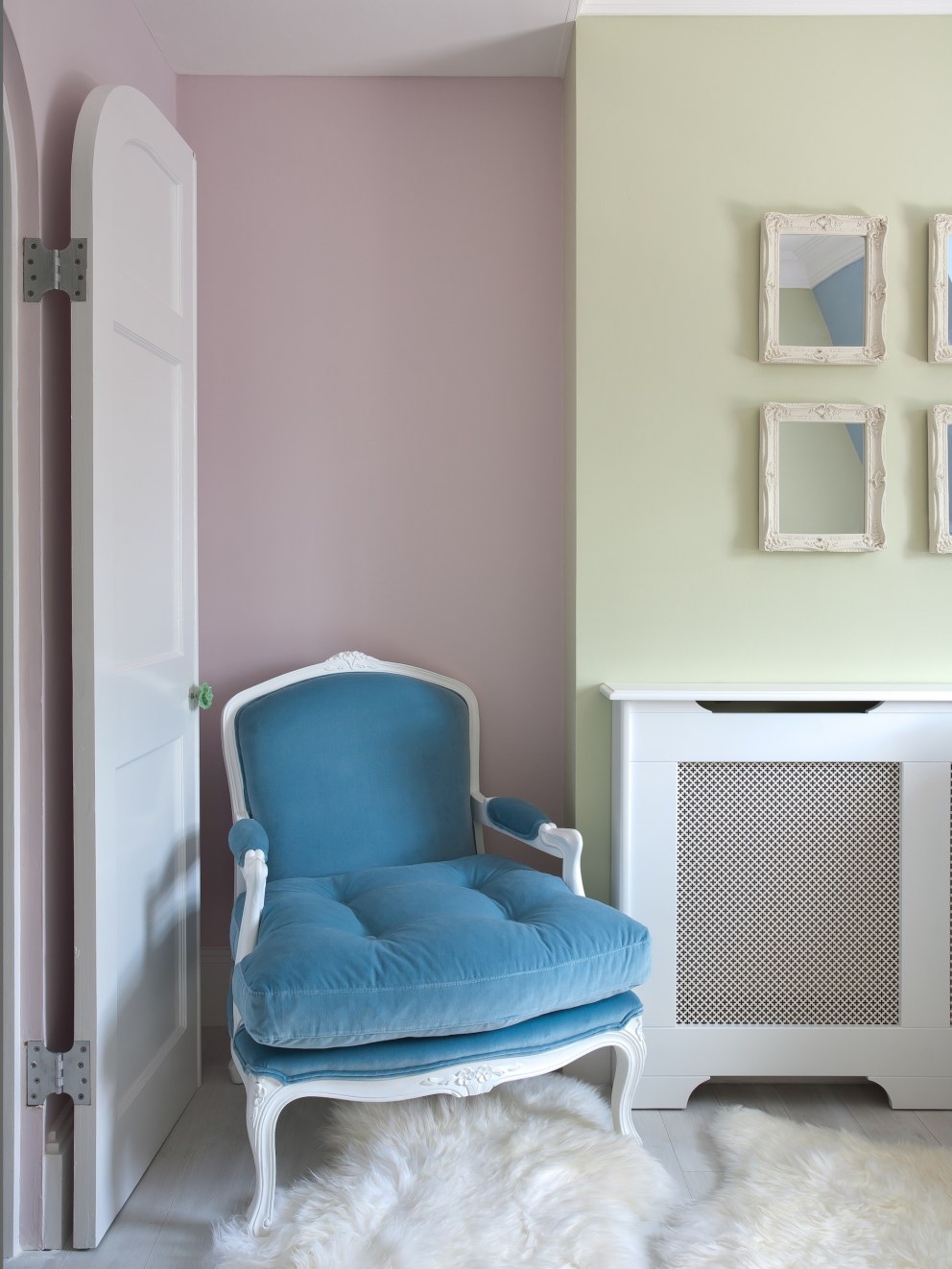 Child's bedroom suite, London | Child's sitting room | Interior Designers